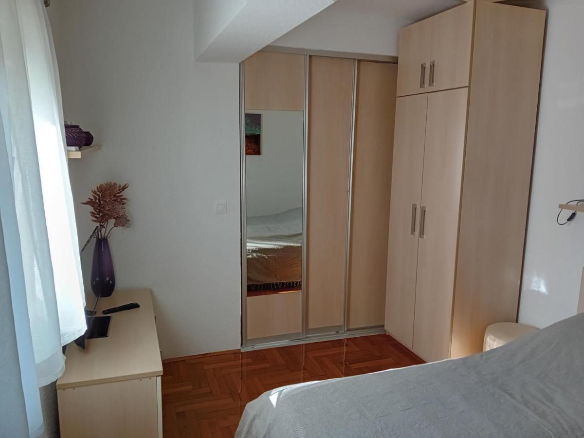 Apartment Nikol Pula Exterior photo